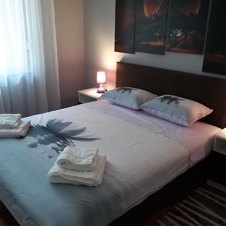 Apartment Azzuro 2 Novi Sad Eksteriør billede