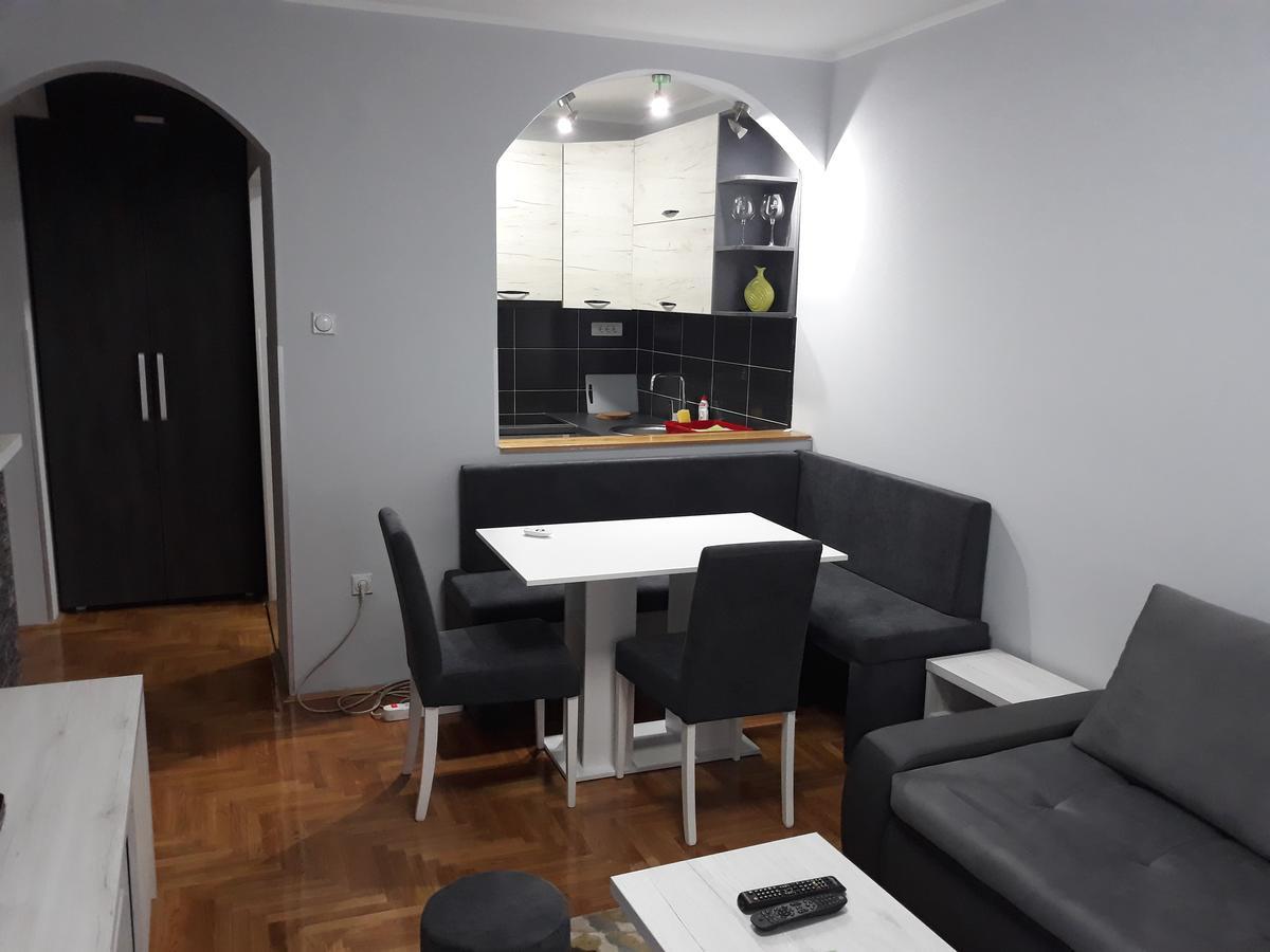 Apartment Azzuro 2 Novi Sad Eksteriør billede